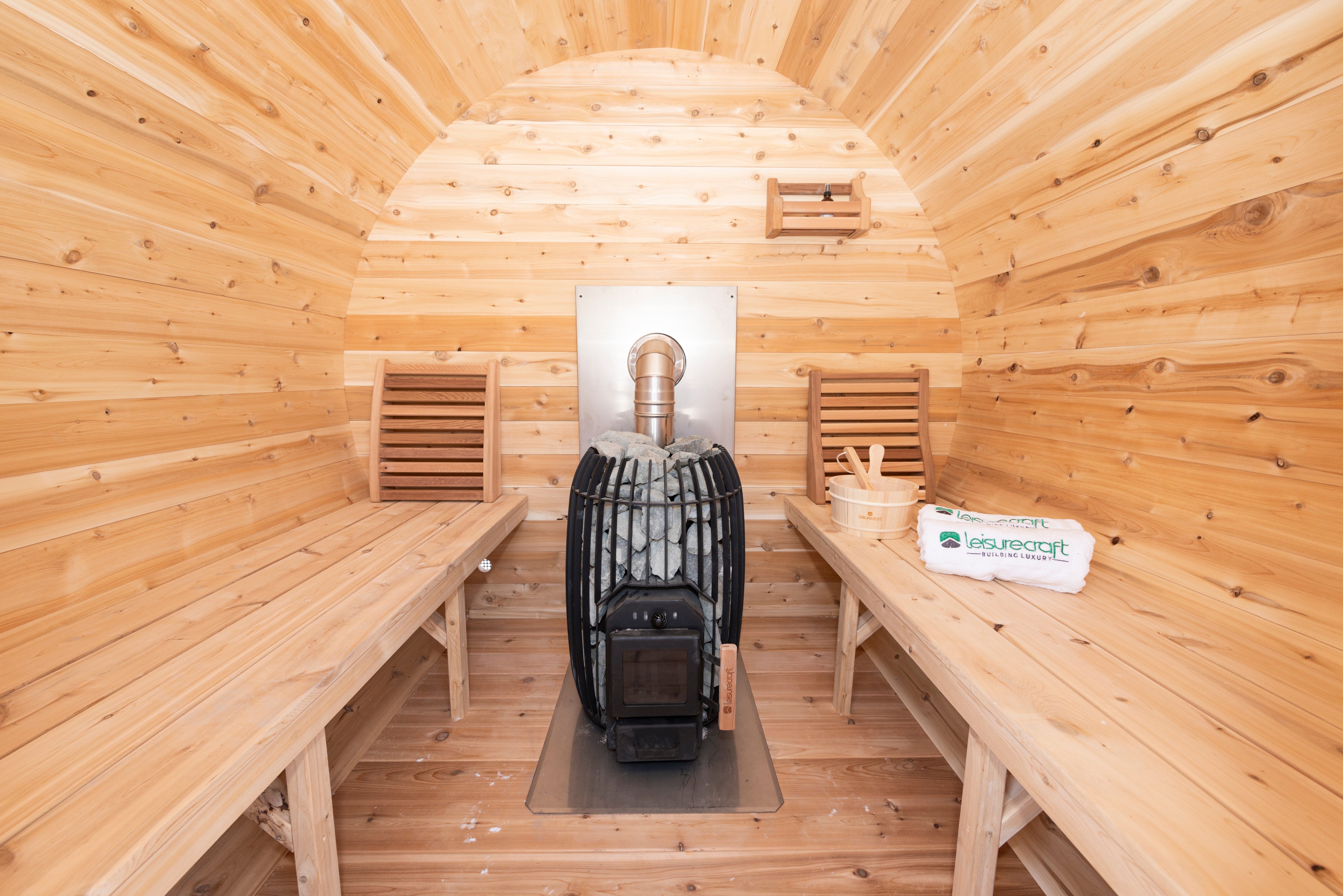 LeisureCraft Elation 4-Person Traditional Barrel Sauna