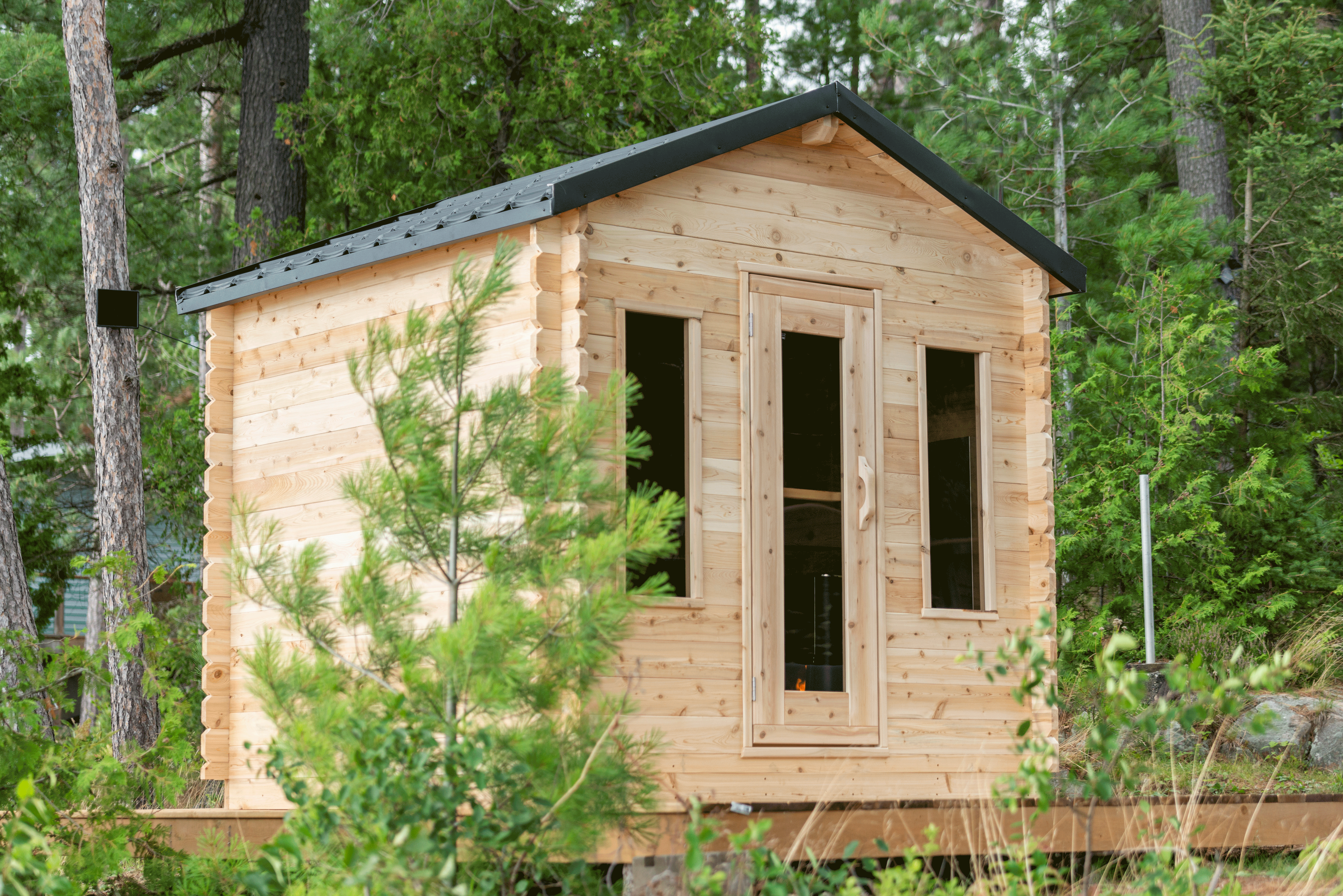 LeisureCraft Georgian 6-Person Cabin Traditional Sauna