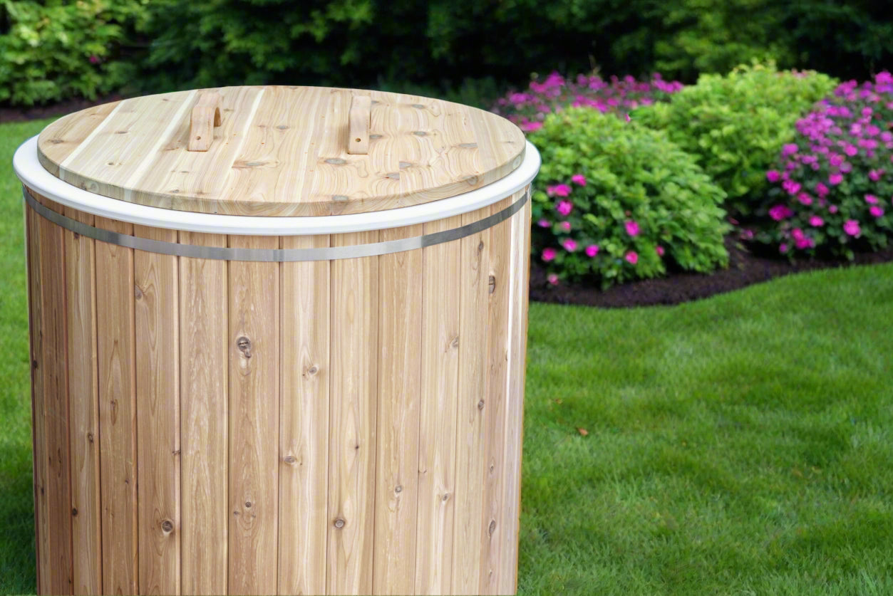 LeisureCraft Baltic Cold Plunge Tub